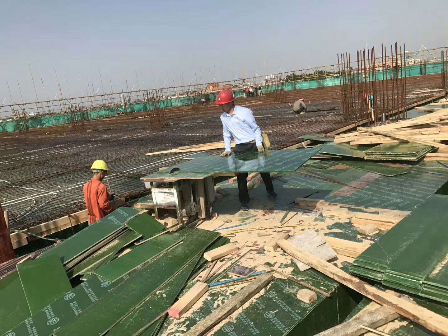 覆塑模板廠家使用技術(shù)